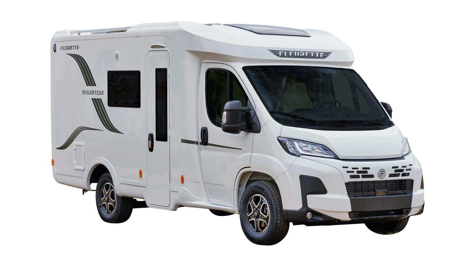 Camping-car profilé Fleurette Migrateur 60 LG blanc vu de trois-quarts avant, sur Fiat Ducato