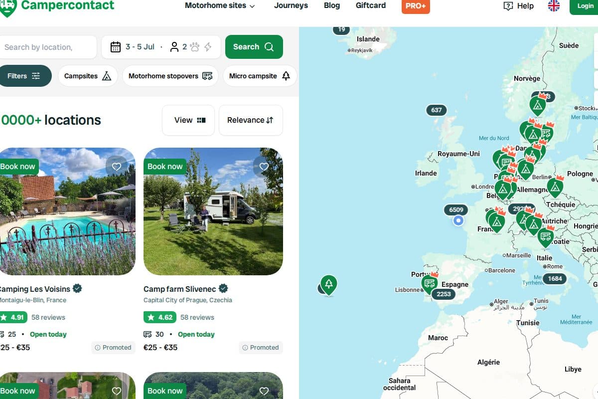 Interface web de Campercontact : une liste de fiches d’aires et campings avec notes et prix, à gauche, et une carte de l’Europe avec des grappes de marqueurs à droite