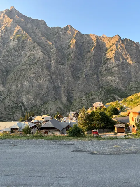 Photo de Aire Camping-cars Crévoux Pré la Font