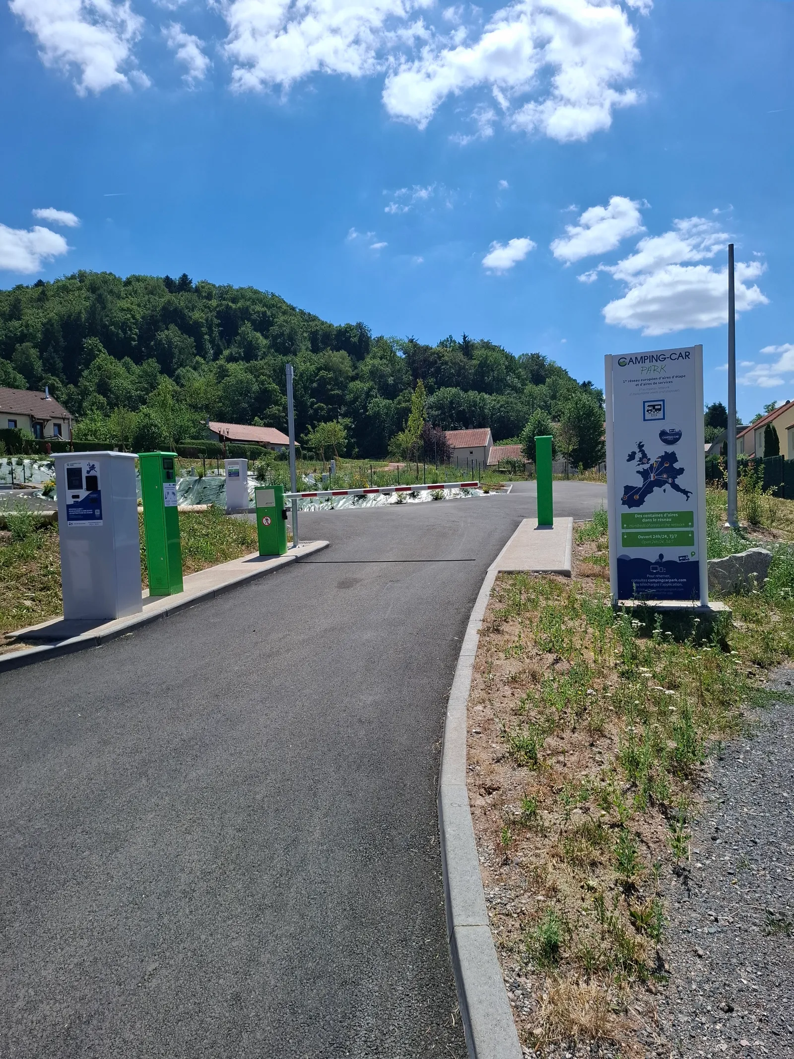 Entrée de l'aire Camping car park